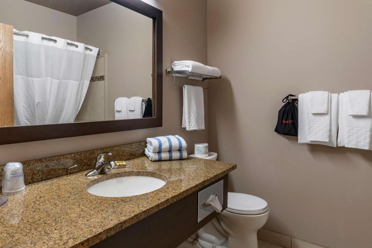 Best Western Plus Bridgewater Hotel & Convention Centre Экстерьер фото