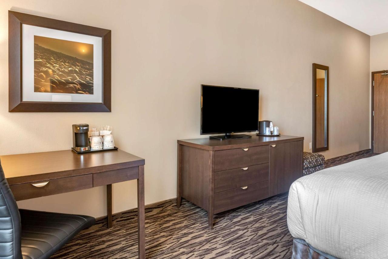 Best Western Plus Bridgewater Hotel & Convention Centre Экстерьер фото